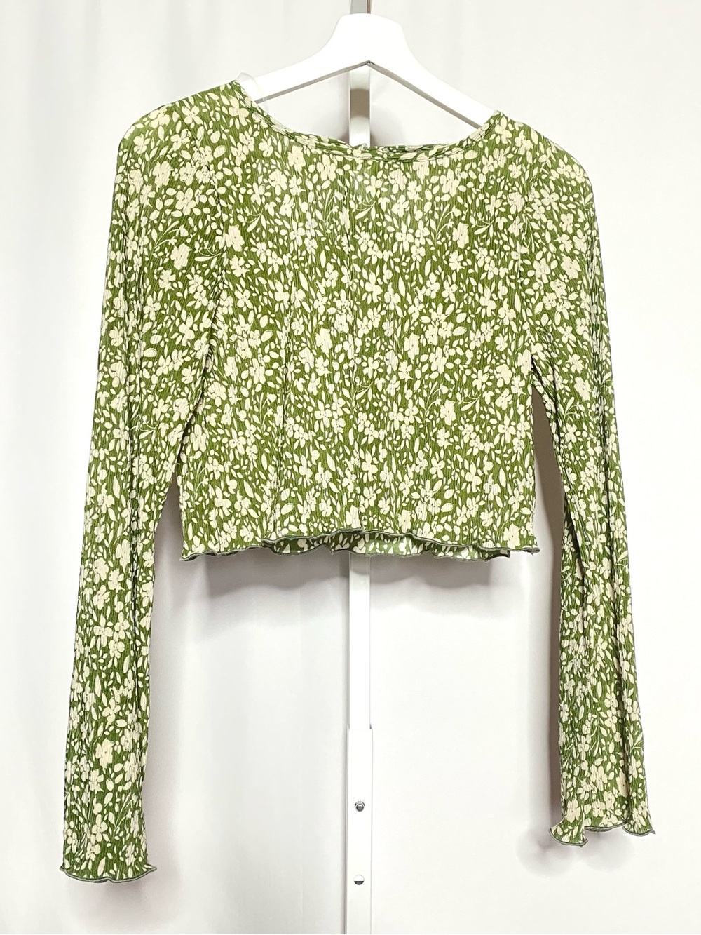 Le Lis Green Floral Long Sleeve Cropped Blouse • S
